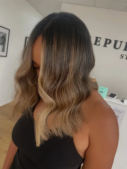 The blonde that grows out like a dream
