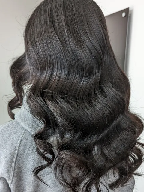 Glossy dark waves